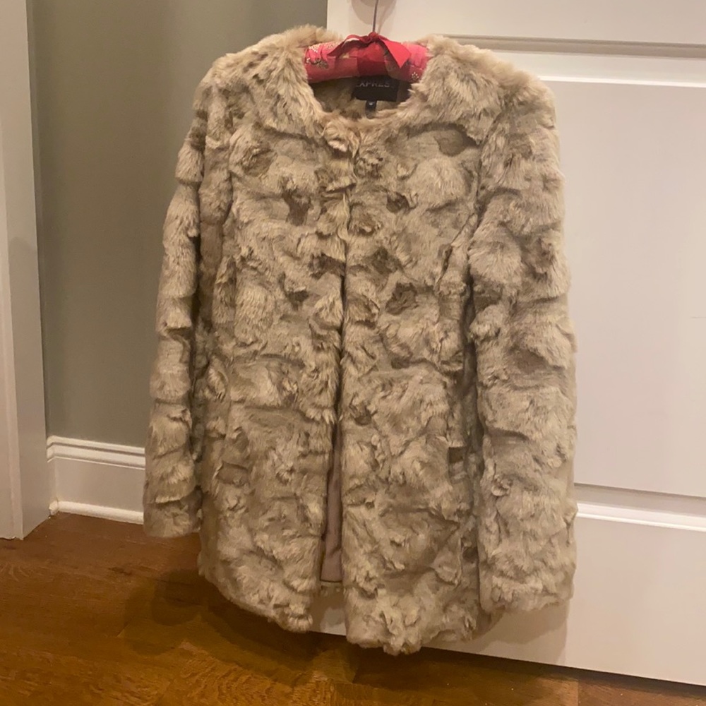 Women’s Express Coat